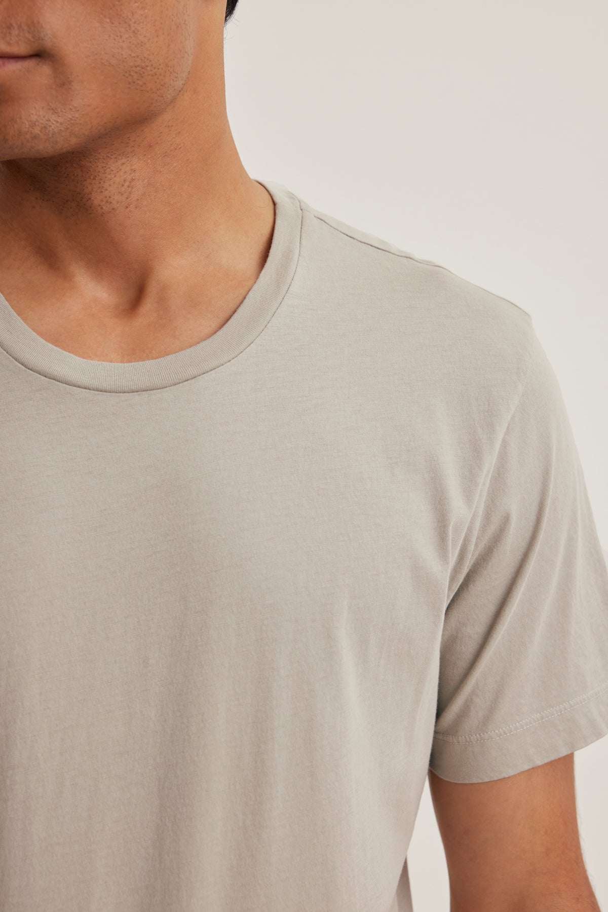 HOWARD TEE